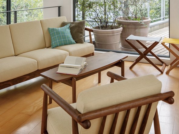 【ナガノインテリア/NAGANO INTERIOR / GOODS】のFriendly!! M folding stool / フレンドリー M 折畳みスツール SC045-1S インテリア・キッズ・メンズ・レディースファッション・服の通販 founy(ファニー) 　送料無料　Free Shipping　コンパクト　Compact, Small Size　フレーム　Frame, Outline　ホーム・キャンプ・アウトドア・お取り寄せ　Home Living / Home & Lifestyle / Camping Gear / Outdoor Camping　家具・インテリア　Home Furniture & Interior. Stylish & Functional Living Spaces　チェア・椅子　Seating & Chairs　スツール・バースツール　Stools & Bar Stools　ホーム・キャンプ・アウトドア・お取り寄せ　Home Living / Home & Lifestyle / Camping Gear / Outdoor Camping　家具・インテリア　Home Furniture & Interior. Stylish & Functional Living Spaces　チェア・椅子　Seating & Chairs　折りたたみ椅子・アウトドアチェア　Folding Chairs & Patio Seats　[右]張地:F714、脚部:ウォールナット材 WN(ウレタン塗装)[左]張地:F75|ID: prp329100000008648 ipo3291000000034566910