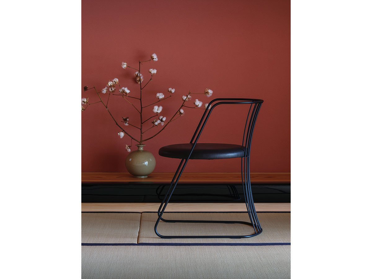 【杉山製作所/Sugiyama Seisakusho / GOODS】のTSUZUMI CHAIR / ツヅミ チェア インテリア・キッズ・メンズ・レディースファッション・服の通販 founy(ファニー) 　送料無料　Free Shipping　クッション　Cushion　フレーム　Flame　モチーフ　Motif　ホーム・キャンプ・アウトドア・お取り寄せ　Home,Garden,Outdoor,Camping Gear　家具・インテリア　Furniture　チェア・椅子　Chair　ダイニングチェア　Dining Chair　張地:牛革 AGBL エージングレザー黒(Bランク)、フレームサンドブラック|ID: prp329100000008769 ipo3291000000029372846