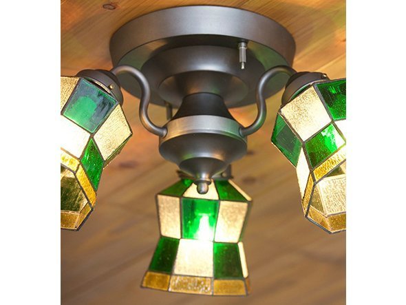 【フライミー ファクトリー/FLYMEe Factory / GOODS】のCUSTOM SERIES 3 Ceiling Lamp × Stained Glass Checker / カスタムシリーズ 3灯シーリングランプ × ステンドグラス(チェッカー) インテリア・キッズ・メンズ・レディースファッション・服の通販 founy(ファニー) 　送料無料　Free Shipping　アンティーク　Antique　イエロー　Yellow　オレンジ　Orange　ハンド　Hand　ホーム・キャンプ・アウトドア・お取り寄せ　Home,Garden,Outdoor,Camping Gear　家具・インテリア　Furniture　ライト・照明　Lighting & Light Fixtures　シーリングライト　Ceiling Light　参考イメージ|ID: prp329100000008783 ipo3291000000025321454