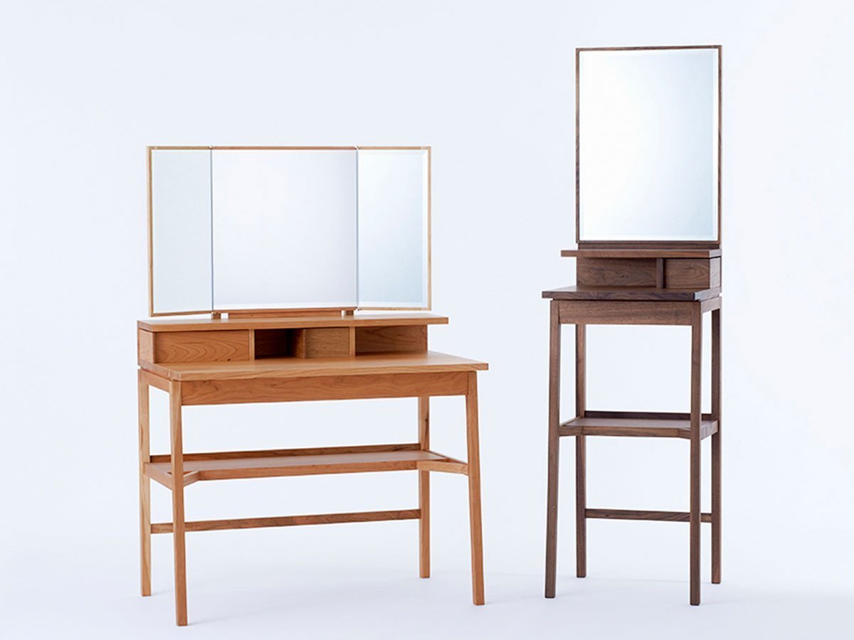 【ベンカ/BENCA / GOODS】のROSELLE Dresser stand without mirror / ローゼル ドレッサースタンド ミラーなし 木箱付 インテリア・キッズ・メンズ・レディースファッション・服の通販 founy(ファニー) 　アクセサリー　Accessories　ウッド　Wood　シンプル　Simple　スタンド　Stand　テーブル　Table　デスク　Desk　バランス　Balance　ワンポイント　One Point　ホーム・キャンプ・アウトドア・お取り寄せ　Home,Garden,Outdoor,Camping Gear　家具・インテリア　Furniture　テーブル　Table　コンソール・カウンターテーブル　Console/Counter Table　ホーム・キャンプ・アウトドア・お取り寄せ　Home,Garden,Outdoor,Camping Gear　家具・インテリア　Furniture　ミラー・ドレッサー　Mirror　ミラー・鏡　Mirror　ホーム・キャンプ・アウトドア・お取り寄せ　Home,Garden,Outdoor,Camping Gear　家具・インテリア　Furniture　ミラー・ドレッサー　Mirror　ドレッサー　Dresser　参考イメージ左:同シリーズの「ドレッサーデスク」、右:同シリーズの「ミラー付タイプ」|ID: prp329100000008808 ipo3291000000007912748