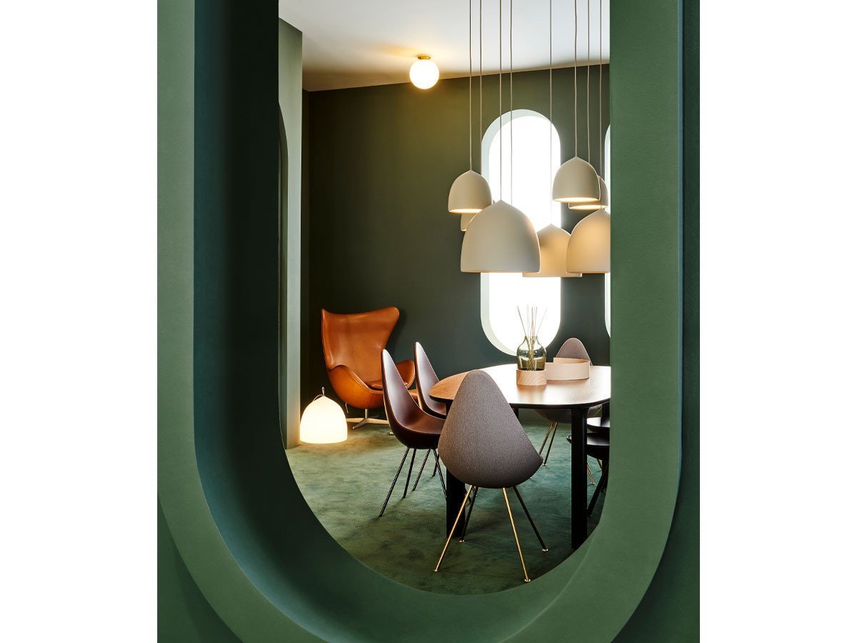 【フリッツ ハンセン/FRITZ HANSEN / GOODS】のDROP / ドロップ プラスチックチェア 3110 インテリア・キッズ・メンズ・レディースファッション・服の通販 founy(ファニー) 　送料無料　Free Shipping　ドロップ　Drop Shoulder, Dropped Style　ホーム・キャンプ・アウトドア・お取り寄せ　Home Living / Home & Lifestyle / Camping Gear / Outdoor Camping　家具・インテリア　Home Furniture & Interior. Stylish & Functional Living Spaces　チェア・椅子　Seating & Chairs　ダイニングチェア・木製チェア　Dining Chairs　参考イメージ|ID: prp329100000008847 ipo3291000000036803050