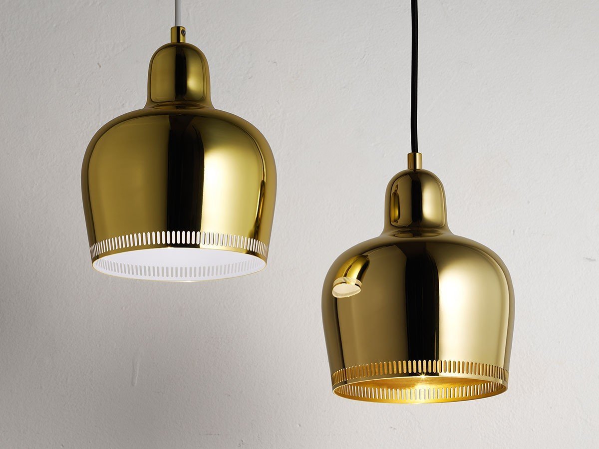 【アルテック/artek / GOODS】のA330S PENDANT LAMP "GOLDEN BELL" / A330S ペンダントランプ "ゴールデンベル" インテリア・キッズ・メンズ・レディースファッション・服の通販 founy(ファニー) フォルム Silhouette, Form 送料無料 Free Shipping ホーム・キャンプ・アウトドア・お取り寄せ Home Living / Home & Lifestyle / Camping Gear / Outdoor Camping 家具・インテリア Home Furniture & Interior. Stylish & Functional Living Spaces ライト・照明 Lamps & Lighting Fixtures ペンダントライト・吊り下げ照明 Pendant Light / Hanging Light Fixture 左:ブラス、右:サヴォイ|ID: prp329100000008972 ipo3291000000036805409