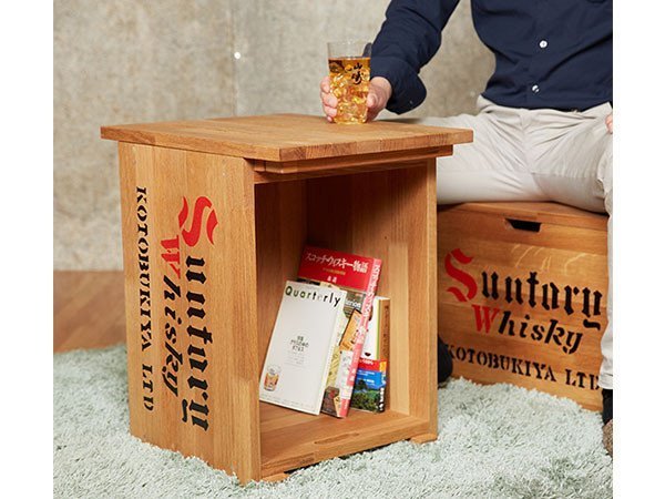 【サントリー樽ものがたり/Suntory Taru / GOODS】のBox Chair / 箱椅子(蝶番なし) インテリア・キッズ・メンズ・レディースファッション・服の通販 founy(ファニー) 　ボックス　Box　モチーフ　Motif　送料無料　Free Shipping　ホーム・キャンプ・アウトドア・お取り寄せ　Home,Garden,Outdoor,Camping Gear　家具・インテリア　Furniture　収納家具・キャビネット　Storage Furniture　天板を外して横に立てた箱の上にのせればサイドテーブル代わりになります。|ID: prp329100000009011 ipo3291000000031717497