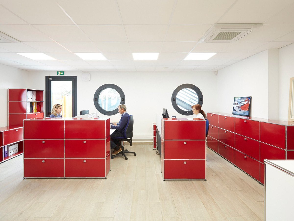 【ユーエスエム/USM / GOODS】のUSM Haller Cabinet / USMハラー キャビネット W / D / H:773 / 373 / 1090mm ドロップダウンドア × 2、エクステンションドア × 1 インテリア・キッズ・メンズ・レディースファッション・服の通販 founy(ファニー) 　コレクション　Collection, Seasonal Line　シンプル　Simple, Minimal　ダウン　Down, Puffer　デスク　Desk, Work Desk　ドロップ　Drop Shoulder, Dropped Style　ニューヨーク　New York, NYC Style　ボックス　Boxy, Box Shape　ホーム・キャンプ・アウトドア・お取り寄せ　Home Living / Home & Lifestyle / Camping Gear / Outdoor Camping　家具・インテリア　Home Furniture & Interior. Stylish & Functional Living Spaces　収納家具・キャビネット　Storage Furniture　収納キャビネット・扉付き棚　Cabinet / Storage Cabinet　参考イメージ|ID: prp329100000009209 ipo3291000000036813432