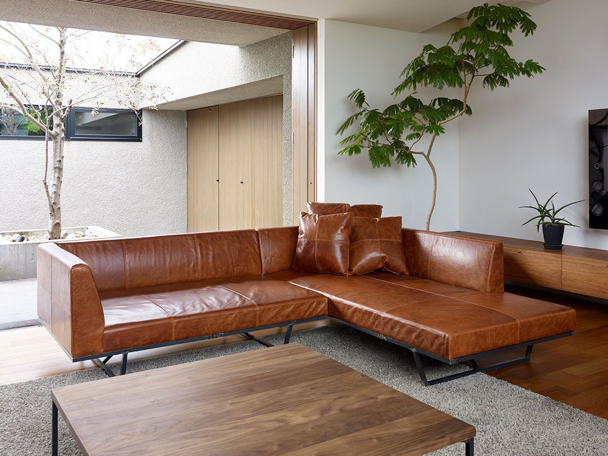 【杉山製作所/Sugiyama Seisakusho / GOODS】のKUROTETSU FLAT SOFA ONE ARM + COUCH / クロテツ フラットソファ ワンアーム + カウチ インテリア・キッズ・メンズ・レディースファッション・服の通販 founy(ファニー) 　クッション　Cushion, Throw Pillow　クール　Cool, Chic　シンプル　Simple, Minimal　スクエア　Square, Square Shape　フラット　Flat, Flat Shoes　フレーム　Frame, Outline　ホーム・キャンプ・アウトドア・お取り寄せ　Home Living / Home & Lifestyle / Camping Gear / Outdoor Camping　家具・インテリア　Home Furniture & Interior. Stylish & Functional Living Spaces　ソファー　Couches & Sofas　カウチソファ・シェーズロング　Chaise Lounge Sofas　張地:タイプ:カウチ L|ID: prp329100000009270 ipo3291000000034993169