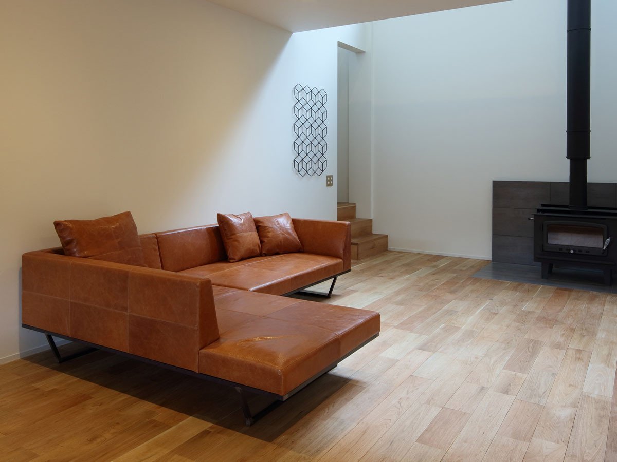 【杉山製作所/Sugiyama Seisakusho / GOODS】のKUROTETSU FLAT SOFA ONE ARM + COUCH / クロテツ フラットソファ ワンアーム + カウチ インテリア・キッズ・メンズ・レディースファッション・服の通販 founy(ファニー) 　クッション　Cushion, Throw Pillow　クール　Cool, Chic　シンプル　Simple, Minimal　スクエア　Square, Square Shape　フラット　Flat, Flat Shoes　フレーム　Frame, Outline　ホーム・キャンプ・アウトドア・お取り寄せ　Home Living / Home & Lifestyle / Camping Gear / Outdoor Camping　家具・インテリア　Home Furniture & Interior. Stylish & Functional Living Spaces　ソファー　Couches & Sofas　カウチソファ・シェーズロング　Chaise Lounge Sofas　タイプ:カウチ R|ID: prp329100000009270 ipo3291000000036856691