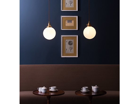 【フライミー ファクトリー/FLYMEe Factory / GOODS】のCUSTOM SERIES Brass Pendant Light × Tango / カスタムシリーズ 真鍮ペンダントライト(口金E17) × タンゴ インテリア・キッズ・メンズ・レディースファッション・服の通販 founy(ファニー) 　送料無料　Free Shipping　ガラス　Glass, Glassware　シンプル　Simple, Minimal　ツイスト　Tweed, Tweed Fabric　定番　Standard, Basic Item　ホーム・キャンプ・アウトドア・お取り寄せ　Home Living / Home & Lifestyle / Camping Gear / Outdoor Camping　家具・インテリア　Home Furniture & Interior. Stylish & Functional Living Spaces　ライト・照明　Lamps & Lighting Fixtures　ペンダントライト・吊り下げ照明　Pendant Light / Hanging Light Fixture　左:本商品(器具本体:ブラス、シェード:ホワイト)|ID: prp329100000009582 ipo3291000000034606218