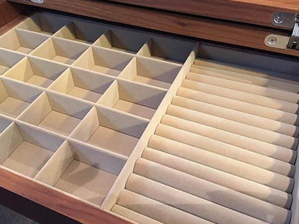 【リアルスタイル/REAL STYLE / GOODS】のREDDING jewelry chest / レディング ジュエリーチェスト インテリア・キッズ・メンズ・レディースファッション・服の通販 founy(ファニー) 　アクセサリー　Accessories　イヤリング　Earrings　ジュエリー　Jewelry　スカーフ　Scarf　ネックレス　Necklace　ファブリック　Fabric　腕時計　Watch　ホーム・キャンプ・アウトドア・お取り寄せ　Home,Garden,Outdoor,Camping Gear　家具・インテリア　Furniture　収納家具・キャビネット　Storage Furniture　チェスト　Chest　ホーム・キャンプ・アウトドア・お取り寄せ　Home,Garden,Outdoor,Camping Gear　家具・インテリア　Furniture　ミラー・ドレッサー　Mirror　ミラー・鏡　Mirror　ホーム・キャンプ・アウトドア・お取り寄せ　Home,Garden,Outdoor,Camping Gear　家具・インテリア　Furniture　ミラー・ドレッサー　Mirror　ドレッサー　Dresser　ジュエリーケース 1段目|ID: prp329100000009607 ipo3291000000030225911