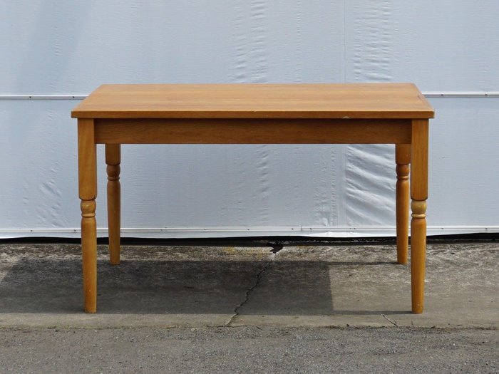 【リ ストア フィクスチャー ユナイテッドアローズ/RE : Store Fixture UNITED ARROWS LTD. / GOODS】のEarly American Wood Table / アーリーアメリカン ウッドテーブル インテリア・キッズ・メンズ・レディースファッション・服の通販 founy(ファニー) https://founy.com/ おすすめ Recommend ウッド Wood コンパクト Compact シンプル Simple ダメージ Damage テーブル Table ホーム・キャンプ・アウトドア・お取り寄せ Home,Garden,Outdoor,Camping Gear 家具・インテリア Furniture テーブル Table ダイニングテーブル Dining Table |ID: prp329100000009765 ipo3291000000028554464