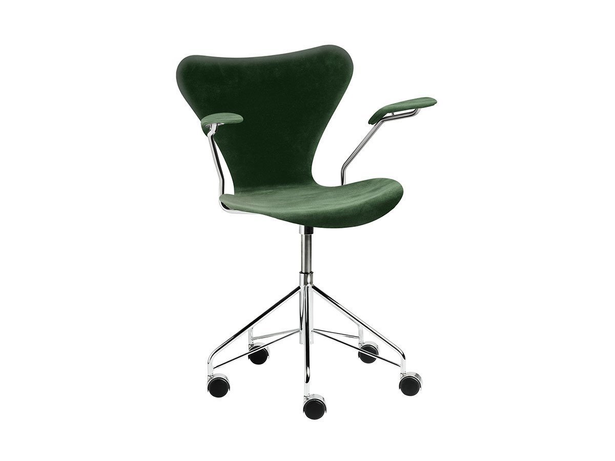 【フリッツ ハンセン/FRITZ HANSEN / GOODS】のSERIES 7 / セブンチェア フルパディング アームチェア キャスター付き回転ベース ベルベット 3217 インテリア・キッズ・メンズ・レディースファッション・服の通販 founy(ファニー) 　キャップ　Cap, Baseball Cap　クッション　Cushion, Throw Pillow　シンプル　Simple, Minimal　バランス　Balance, Style Balance　ファブリック　Fabric, Textile　フォルム　Silhouette, Form　フォーマル　Formal, Dressy　ベルベット　Velvet, Velvety　送料無料　Free Shipping　ホーム・キャンプ・アウトドア・お取り寄せ　Home Living / Home & Lifestyle / Camping Gear / Outdoor Camping　家具・インテリア　Home Furniture & Interior. Stylish & Functional Living Spaces　チェア・椅子　Seating & Chairs　アームチェア・アクセントチェア　Armchairs & Accent Chairs　ホーム・キャンプ・アウトドア・お取り寄せ　Home Living / Home & Lifestyle / Camping Gear / Outdoor Camping　家具・インテリア　Home Furniture & Interior. Stylish & Functional Living Spaces　チェア・椅子　Seating & Chairs　オフィスチェア・在宅ワーク用チェア　Office & Desk Chairs　張地:BELFAST フォレストグリーン(カテゴリー1)|ID: prp329100000009800 ipo3291000000033286813
