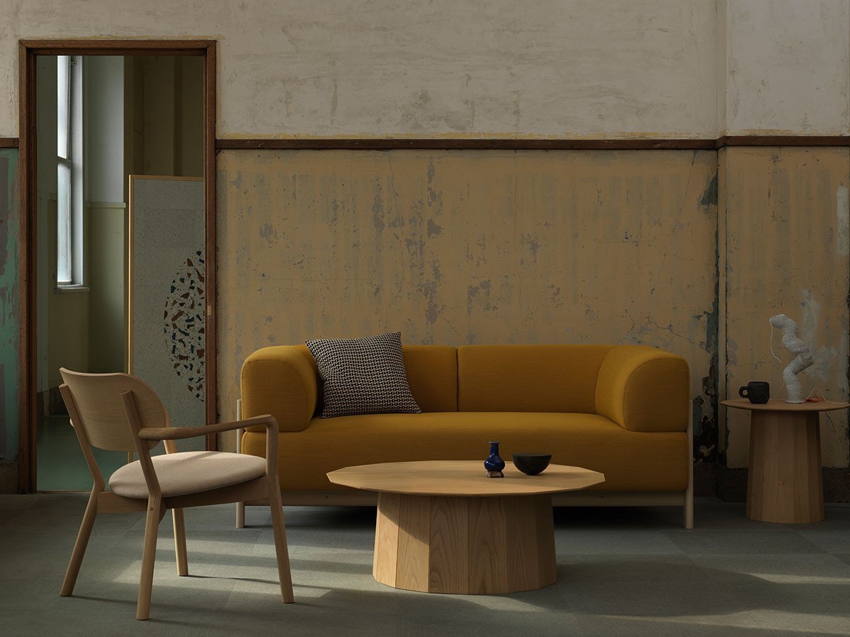 【カリモクニュースタンダード/KARIMOKU NEW STANDARD / GOODS】のELEPHANT SOFA 2-SEATER / エレファントソファー 2人掛 インテリア・キッズ・メンズ・レディースファッション・服の通販 founy(ファニー) 　エレガント 上品　Elegant　クッション　Cushion, Throw Pillow　シンプル　Simple, Minimal　スプリング　Spring, Spring Collection　フォーム　Form　ポケット　Pocket, Pocket Detail　リラックス　Relax, Relaxed Fit　ホーム・キャンプ・アウトドア・お取り寄せ　Home Living / Home & Lifestyle / Camping Gear / Outdoor Camping　家具・インテリア　Home Furniture & Interior. Stylish & Functional Living Spaces　ソファー　Couches & Sofas　張地:B944 ダークイエロー(クヴァドラ・スティールカット トリオ 3)、フレームペールナチュラル|ID: prp329100000009806 ipo3291000000036814143