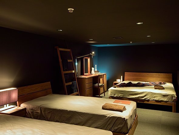 【マスターウォール/MASTERWAL / GOODS】のLUNA BED / ルナ ベッド インテリア・キッズ・メンズ・レディースファッション・服の通販 founy(ファニー) 　クール　Cool, Chic　コーティング　Coating, Coated Finish　ダブル　Double, Double-Breasted　バランス　Balance, Style Balance　フォルム　Silhouette, Form　フレーム　Frame, Outline　ボックス　Boxy, Box Shape　ポケット　Pocket, Pocket Detail　ホーム・キャンプ・アウトドア・お取り寄せ　Home Living / Home & Lifestyle / Camping Gear / Outdoor Camping　家具・インテリア　Home Furniture & Interior. Stylish & Functional Living Spaces　ベッド　Modern Beds for Every Room　シングルベッド・1人用ベッド　Single Bed　ホーム・キャンプ・アウトドア・お取り寄せ　Home Living / Home & Lifestyle / Camping Gear / Outdoor Camping　家具・インテリア　Home Furniture & Interior. Stylish & Functional Living Spaces　ベッド　Modern Beds for Every Room　セミダブルベッド　Small Double Bed / Three-Quarter Bed　ホーム・キャンプ・アウトドア・お取り寄せ　Home Living / Home & Lifestyle / Camping Gear / Outdoor Camping　家具・インテリア　Home Furniture & Interior. Stylish & Functional Living Spaces　ベッド　Modern Beds for Every Room　ダブルベッド・2人用ベッド　Double Bed / Full Size Bed　ホーム・キャンプ・アウトドア・お取り寄せ　Home Living / Home & Lifestyle / Camping Gear / Outdoor Camping　家具・インテリア　Home Furniture & Interior. Stylish & Functional Living Spaces　ベッド　Modern Beds for Every Room　右奥が本商品です。|ID: prp329100000009844 ipo3291000000036833494