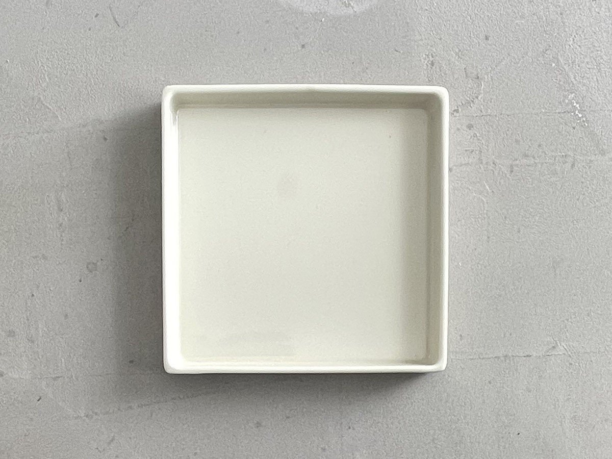 【デュエンデ/DUENDE / GOODS】のCOMPANION / コンパニオン インテリア・キッズ・メンズ・レディースファッション・服の通販 founy(ファニー) 送料無料 Free Shipping アクセサリー Fashion Accessories コンパクト Compact, Small Size ステーショナリー Stationery, Office Supplies テーブル Table, Dining Table リバーシブル Reversible, Two-Sided ホーム・キャンプ・アウトドア・お取り寄せ Home Living / Home & Lifestyle / Camping Gear / Outdoor Camping 家具・インテリア Home Furniture & Interior. Stylish & Functional Living Spaces テーブル Dining, Coffee & Side Tables サイドテーブル・ナイトテーブル Side & End Tables ホワイト磁器天板|ID: prp329100000009937 ipo3291000000036709340