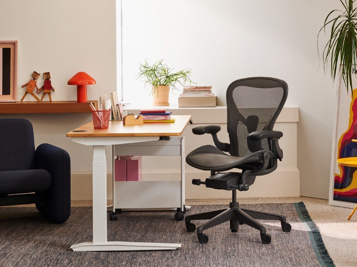 【ハーマンミラー/Herman Miller / GOODS】のAeron Chair Remastered / アーロンチェア リマスタード Bサイズ(ミディアムサイズ) インテリア・キッズ・メンズ・レディースファッション・服の通販 founy(ファニー) 　フィット　Fit　メッシュ　Mesh　ワーク　Work　ビジネス 仕事 通勤　Business　ホーム・キャンプ・アウトドア・お取り寄せ　Home,Garden,Outdoor,Camping Gear　家具・インテリア　Home Furniture & Interior. Stylish & Functional Living Spaces　チェア・椅子　Chair　オフィスチェア・デスクチェア　Office Chair/Desk Chair　ハーマンミラー Flash Seating Sale 開催中|ID: prp329100000009991 ipo3291000000032501700