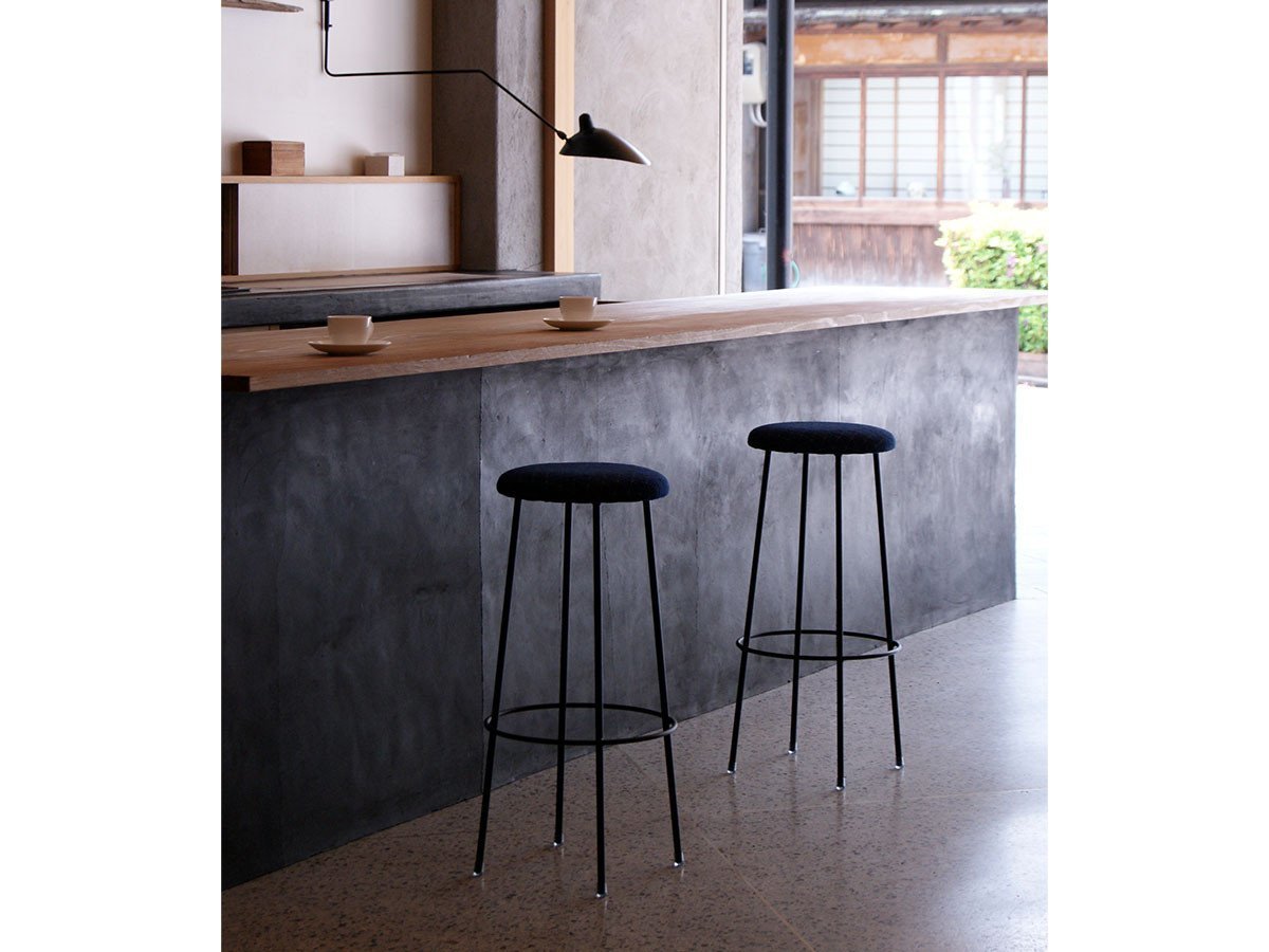 【杉山製作所/Sugiyama Seisakusho / GOODS】のN high stool / N ハイスツール インテリア・キッズ・メンズ・レディースファッション・服の通販 founy(ファニー) 　送料無料　Free Shipping　クッション　Cushion, Throw Pillow　コンパクト　Compact, Small Size　シンプル　Simple, Minimal　ホーム・キャンプ・アウトドア・お取り寄せ　Home Living / Home & Lifestyle / Camping Gear / Outdoor Camping　家具・インテリア　Home Furniture & Interior. Stylish & Functional Living Spaces　チェア・椅子　Seating & Chairs　スツール・バースツール　Stools & Bar Stools　ホーム・キャンプ・アウトドア・お取り寄せ　Home Living / Home & Lifestyle / Camping Gear / Outdoor Camping　家具・インテリア　Home Furniture & Interior. Stylish & Functional Living Spaces　チェア・椅子　Seating & Chairs　カウンターチェア・ハイチェア　Bar Stools / High Stools　張地:ソレイユ SNV ネイビー(Aランク)、脚部サンドブラック、サイズ:高さ72cm|ID: prp329100000010019 ipo3291000000033499465