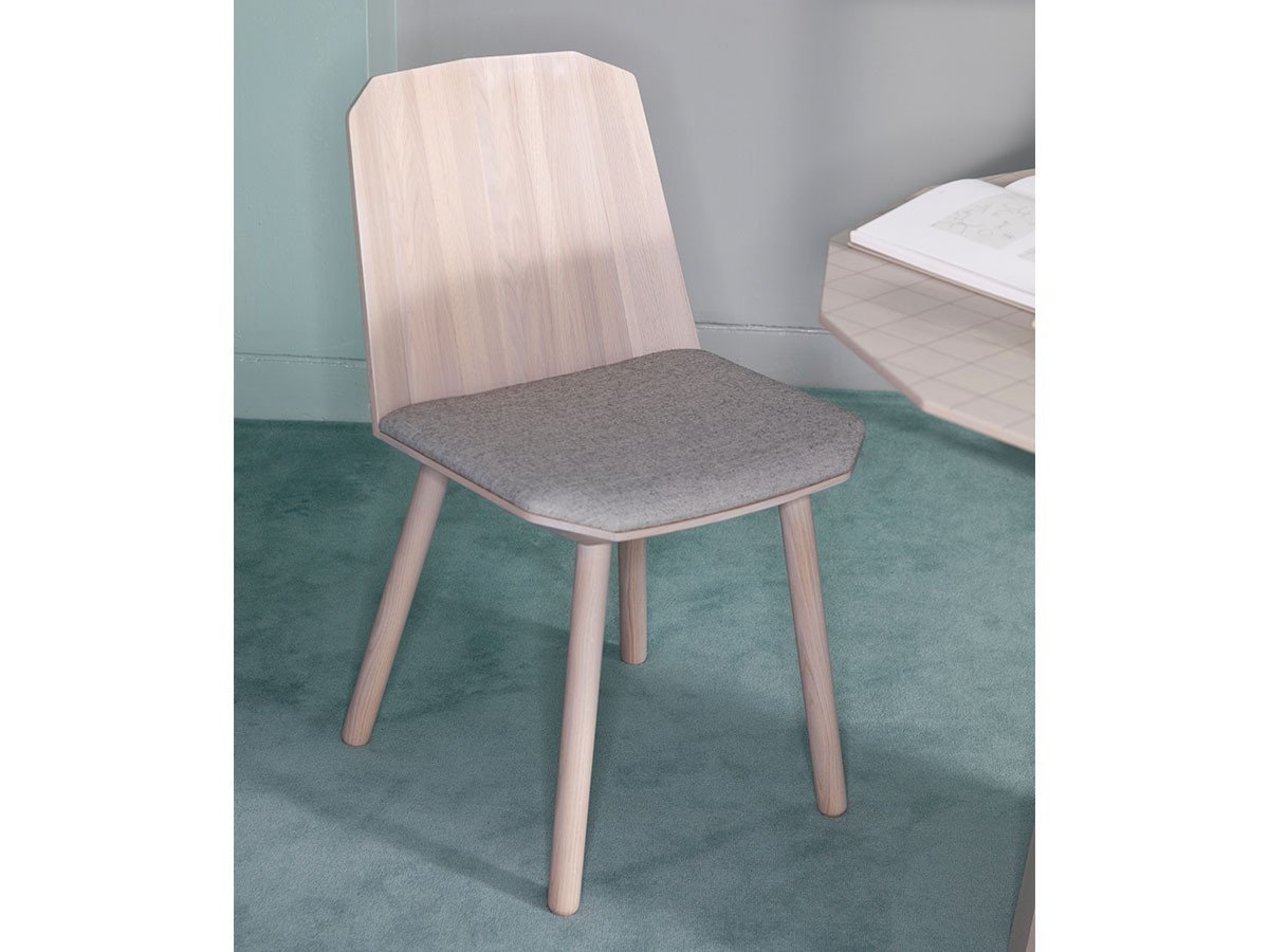 【カリモクニュースタンダード/KARIMOKU NEW STANDARD / GOODS】のCOLOUR WOOD CHAIR / カラーウッド チェア 人気、トレンドファッション・服の通販 founy(ファニー) 　ウッド　Wooden Design　コレクション　Collection, Seasonal Line　シンプル　Simple, Minimal　テーブル　Table, Dining Table　ファブリック　Fabric, Textile　送料無料　Free Shipping　ホーム・キャンプ・アウトドア・お取り寄せ　Home Living / Home & Lifestyle / Camping Gear / Outdoor Camping　家具・インテリア　Home Furniture & Interior. Stylish & Functional Living Spaces　チェア・椅子　Seating & Chairs　ダイニングチェア・木製チェア　Dining Chairs　other-4|ID: prp329100000010090 ipo3291000000031546988
