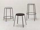 【杉山製作所/Sugiyama Seisakusho / GOODS】のWORKER STACKING STOOL / ワーカー スタッキングスツール 左から、同シリーズの「ハイスツール 570」、「本商品」、「ハイスツール 720」です。|ID:prp329100000010091