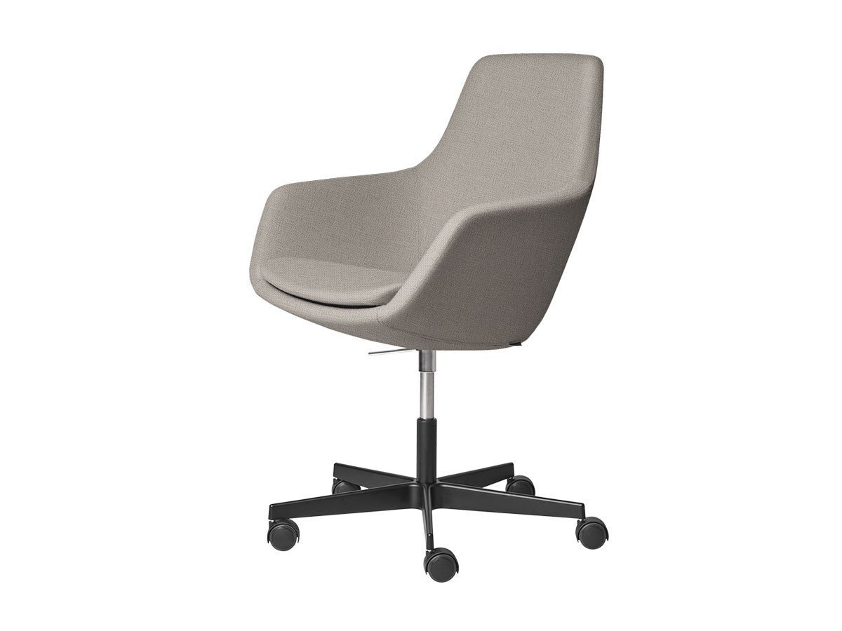 【フリッツ ハンセン/FRITZ HANSEN / GOODS】のLITTLE GIRAFFE / リトルジラフ チェア キャスター付5スターベース 3211 / 3211R インテリア・キッズ・メンズ・レディースファッション・服の通販 founy(ファニー) 　サテン　Satin, Glossy Fabric　テーブル　Table, Dining Table　ファブリック　Fabric, Textile　フレーム　Frame, Outline　送料無料　Free Shipping　ホーム・キャンプ・アウトドア・お取り寄せ　Home Living / Home & Lifestyle / Camping Gear / Outdoor Camping　家具・インテリア　Home Furniture & Interior. Stylish & Functional Living Spaces　チェア・椅子　Seating & Chairs　オフィスチェア・在宅ワーク用チェア　Office & Desk Chairs　張地:1120 ライトベージュ(クリスチャンハウン)、脚部:ブラック粉体塗装仕上|ID: prp329100000010265 ipo3291000000030228367