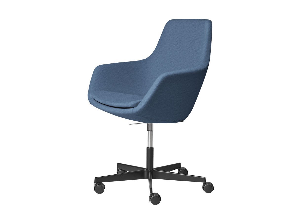 【フリッツ ハンセン/FRITZ HANSEN / GOODS】のLITTLE GIRAFFE / リトルジラフ チェア キャスター付5スターベース 3211 / 3211R インテリア・キッズ・メンズ・レディースファッション・服の通販 founy(ファニー) 　サテン　Satin, Glossy Fabric　テーブル　Table, Dining Table　ファブリック　Fabric, Textile　フレーム　Frame, Outline　送料無料　Free Shipping　ホーム・キャンプ・アウトドア・お取り寄せ　Home Living / Home & Lifestyle / Camping Gear / Outdoor Camping　家具・インテリア　Home Furniture & Interior. Stylish & Functional Living Spaces　チェア・椅子　Seating & Chairs　オフィスチェア・在宅ワーク用チェア　Office & Desk Chairs　張地:1151 ライトブルーユニ(クリスチャンハウン)、脚部:ブラック粉体塗装仕上|ID: prp329100000010265 ipo3291000000035930174