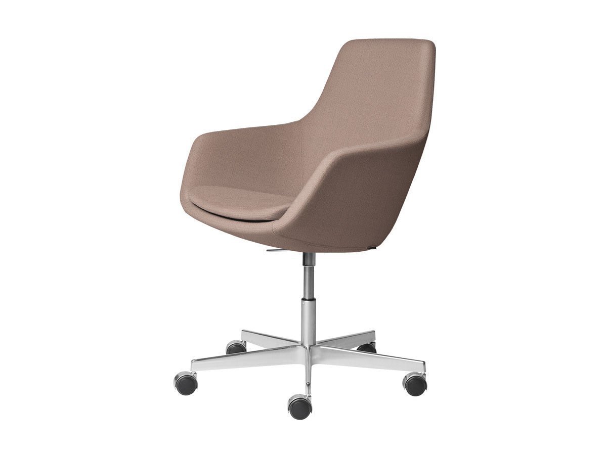 【フリッツ ハンセン/FRITZ HANSEN / GOODS】のLITTLE GIRAFFE / リトルジラフ チェア キャスター付5スターベース 3211 / 3211R インテリア・キッズ・メンズ・レディースファッション・服の通販 founy(ファニー) 　サテン　Satin, Glossy Fabric　テーブル　Table, Dining Table　ファブリック　Fabric, Textile　フレーム　Frame, Outline　送料無料　Free Shipping　ホーム・キャンプ・アウトドア・お取り寄せ　Home Living / Home & Lifestyle / Camping Gear / Outdoor Camping　家具・インテリア　Home Furniture & Interior. Stylish & Functional Living Spaces　チェア・椅子　Seating & Chairs　オフィスチェア・在宅ワーク用チェア　Office & Desk Chairs　張地:1130 ライトレッドユニ(クリスチャンハウン)、脚部:アルミニウム / サテン仕上|ID: prp329100000010265 ipo3291000000035930188