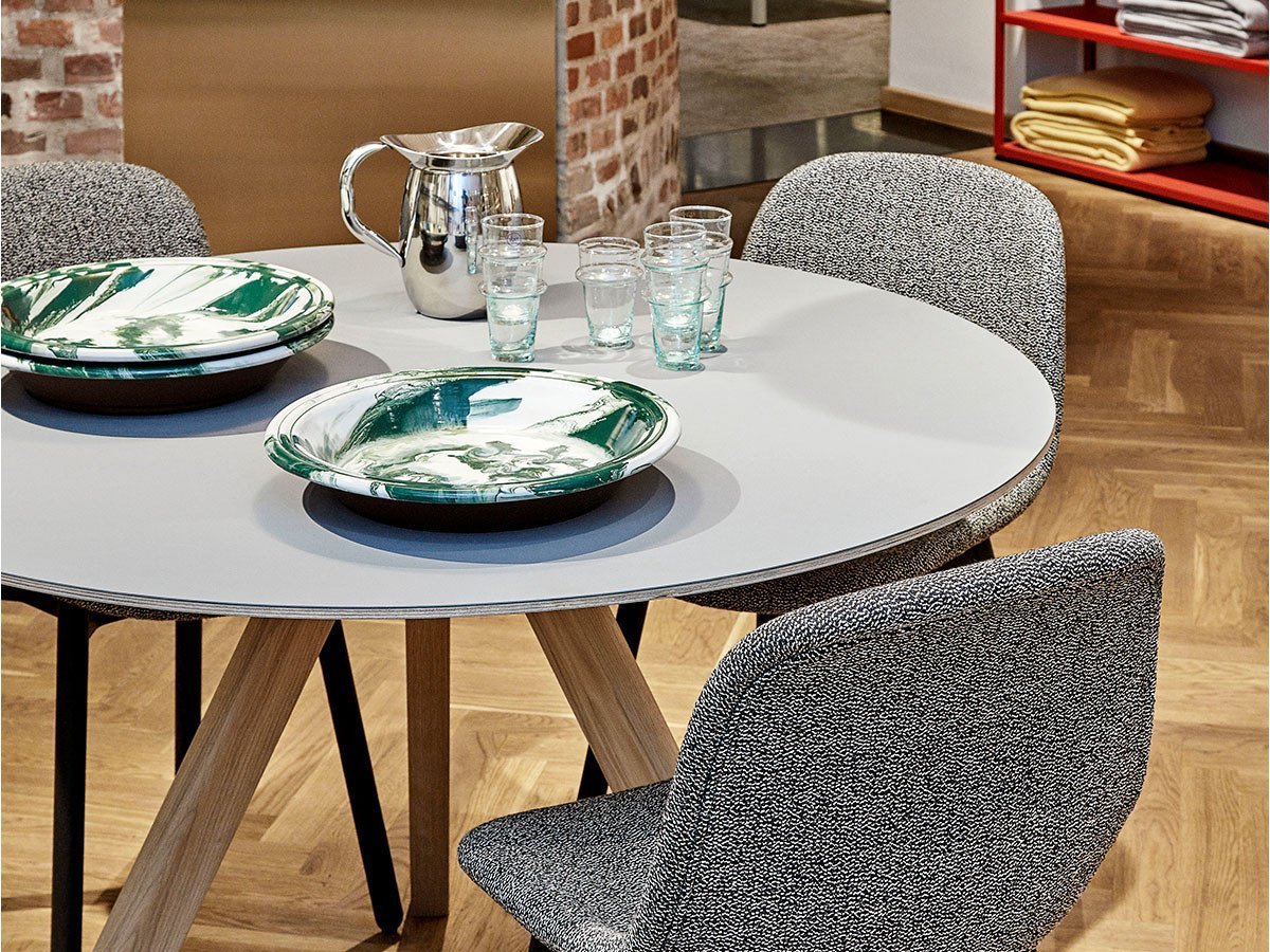 【ヘイ/HAY / GOODS】のCPH 20 ROUND / CPH 20 ラウンド 直径90cm インテリア・キッズ・メンズ・レディースファッション・服の通販 founy(ファニー) 　コレクション　Collection, Seasonal Line　シンプル　Simple, Minimal　テーブル　Table, Dining Table　ラウンド　Round, Round Neck　ホーム・キャンプ・アウトドア・お取り寄せ　Home Living / Home & Lifestyle / Camping Gear / Outdoor Camping　家具・インテリア　Home Furniture & Interior. Stylish & Functional Living Spaces　テーブル　Dining, Coffee & Side Tables　ダイニングテーブル・食卓テーブル　Dining Tables　ホーム・キャンプ・アウトドア・お取り寄せ　Home Living / Home & Lifestyle / Camping Gear / Outdoor Camping　家具・インテリア　Home Furniture & Interior. Stylish & Functional Living Spaces　テーブル　Dining, Coffee & Side Tables　カフェテーブル・丸型テーブル　Cafe & Bistro Tables　参考イメージ|ID: prp329100000010280 ipo3291000000036859935