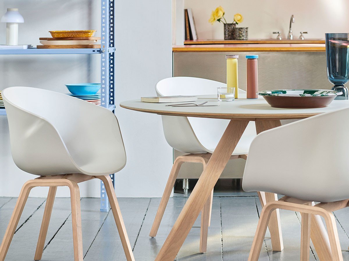 【ヘイ/HAY / GOODS】のCPH 20 ROUND / CPH 20 ラウンド 直径90cm インテリア・キッズ・メンズ・レディースファッション・服の通販 founy(ファニー) 　コレクション　Collection, Seasonal Line　シンプル　Simple, Minimal　テーブル　Table, Dining Table　ラウンド　Round, Round Neck　ホーム・キャンプ・アウトドア・お取り寄せ　Home Living / Home & Lifestyle / Camping Gear / Outdoor Camping　家具・インテリア　Home Furniture & Interior. Stylish & Functional Living Spaces　テーブル　Dining, Coffee & Side Tables　ダイニングテーブル・食卓テーブル　Dining Tables　ホーム・キャンプ・アウトドア・お取り寄せ　Home Living / Home & Lifestyle / Camping Gear / Outdoor Camping　家具・インテリア　Home Furniture & Interior. Stylish & Functional Living Spaces　テーブル　Dining, Coffee & Side Tables　カフェテーブル・丸型テーブル　Cafe & Bistro Tables　参考商品|ID: prp329100000010280 ipo3291000000036859939