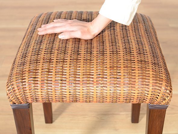 【カジャ/KAJA / GOODS】のCERES Venice Long Stool / セレス ベニス ロングスツール インテリア・キッズ・メンズ・レディースファッション・服の通販 founy(ファニー) 　テーブル　Table, Dining Table　ラタン　Rattan, Woven Rattan　リゾート　Resort, Vacation Style　ロング　Long, Long-Length　ホーム・キャンプ・アウトドア・お取り寄せ　Home Living / Home & Lifestyle / Camping Gear / Outdoor Camping　家具・インテリア　Home Furniture & Interior. Stylish & Functional Living Spaces　チェア・椅子　Seating & Chairs　スツール・バースツール　Stools & Bar Stools　ホーム・キャンプ・アウトドア・お取り寄せ　Home Living / Home & Lifestyle / Camping Gear / Outdoor Camping　家具・インテリア　Home Furniture & Interior. Stylish & Functional Living Spaces　チェア・椅子　Seating & Chairs　ダイニングベンチ・玄関ベンチ　Bench & Dining Benches　ラタンの柔軟性を生かした、しなやかで程よい柔らかさが感じられる座り心地です。|ID: prp329100000010480 ipo3291000000036179277