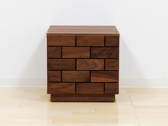 【フライミー ヴェール/FLYMEe vert / GOODS】のSide Chest / サイドチェスト #5396 インテリア・キッズ・メンズ・レディースファッション・服の通販 founy(ファニー) 　ブロック　Block, Solid Block Pattern　ホーム・キャンプ・アウトドア・お取り寄せ　Home Living / Home & Lifestyle / Camping Gear / Outdoor Camping　家具・インテリア　Home Furniture & Interior. Stylish & Functional Living Spaces　収納家具・キャビネット　Storage Furniture　チェスト・収納引き出し　Drawers / Storage Chest　ホーム・キャンプ・アウトドア・お取り寄せ　Home Living / Home & Lifestyle / Camping Gear / Outdoor Camping　家具・インテリア　Home Furniture & Interior. Stylish & Functional Living Spaces　テレビボード・テレビ台　TV Cabinets & Consoles　テレビ台・TVボード　Tv Board　引き出しの前板は、表情の異なる無垢材を1枚1枚貼りあわせています。|ID: prp329100000010538 ipo3291000000036637865