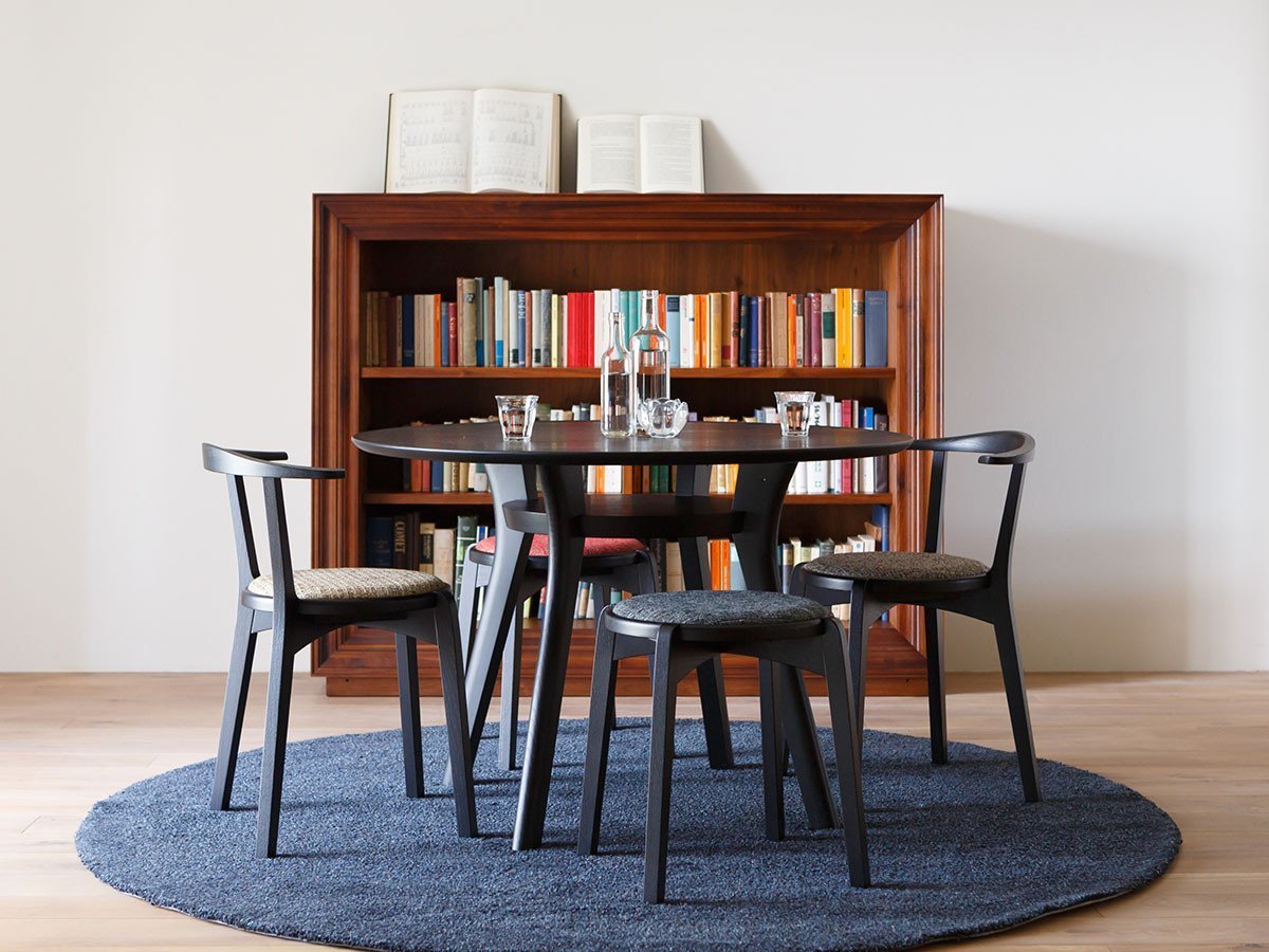 【ヒラシマ/HIRASHIMA / GOODS】のAGILE Circle Dining Table / アジレ サークルダイニングテーブル インテリア・キッズ・メンズ・レディースファッション・服の通販 founy(ファニー) コンパクト Compact, Small Size テーブル Table, Dining Table パーティ Party, Party Style ラウンド Round, Round Neck エレガント 上品 Elegant ホーム・キャンプ・アウトドア・お取り寄せ Home Living / Home & Lifestyle / Camping Gear / Outdoor Camping 家具・インテリア Home Furniture & Interior. Stylish & Functional Living Spaces テーブル Dining, Coffee & Side Tables ダイニングテーブル・食卓テーブル Dining Tables ウッド:オーク(ブラック)、サイズ:直径105cm|ID: prp329100000010636 ipo3291000000036819922