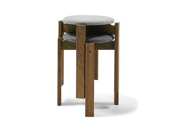 【マスターウォール/MASTERWAL / GOODS】のMARK STOOL / マーク スツール インテリア・キッズ・メンズ・レディースファッション・服の通販 founy(ファニー) 　送料無料　Free Shipping　クッション　Cushion　コンパクト　Compact　シンプル　Simple　ファブリック　Fabric　ホーム・キャンプ・アウトドア・お取り寄せ　Home,Garden,Outdoor,Camping Gear　家具・インテリア　Furniture　チェア・椅子　Chair　スツール　Stool　最大4脚までスタッキングすることが可能です。張地:|ID: prp329100000010743 ipo3291000000030175123