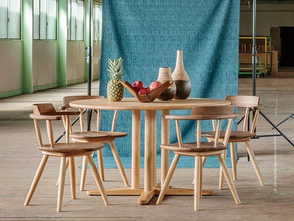 【ナガノインテリア/NAGANO INTERIOR / GOODS】のREAL arm chair / リアル アームチェア DC341-0W インテリア・キッズ・メンズ・レディースファッション・服の通販 founy(ファニー) 送料無料 Free Shipping ハーフ Half, Half-Length リアル Real, Realistic ホーム・キャンプ・アウトドア・お取り寄せ Home Living / Home & Lifestyle / Camping Gear / Outdoor Camping 家具・インテリア Home Furniture & Interior. Stylish & Functional Living Spaces チェア・椅子 Seating & Chairs ダイニングチェア・木製チェア Dining Chairs ホーム・キャンプ・アウトドア・お取り寄せ Home Living / Home & Lifestyle / Camping Gear / Outdoor Camping 家具・インテリア Home Furniture & Interior. Stylish & Functional Living Spaces チェア・椅子 Seating & Chairs アームチェア・アクセントチェア Armchairs & Accent Chairs 座面が360度回転するため、椅子を引かずに立ち上がることができます。|ID: prp329100000010875 ipo3291000000034982172