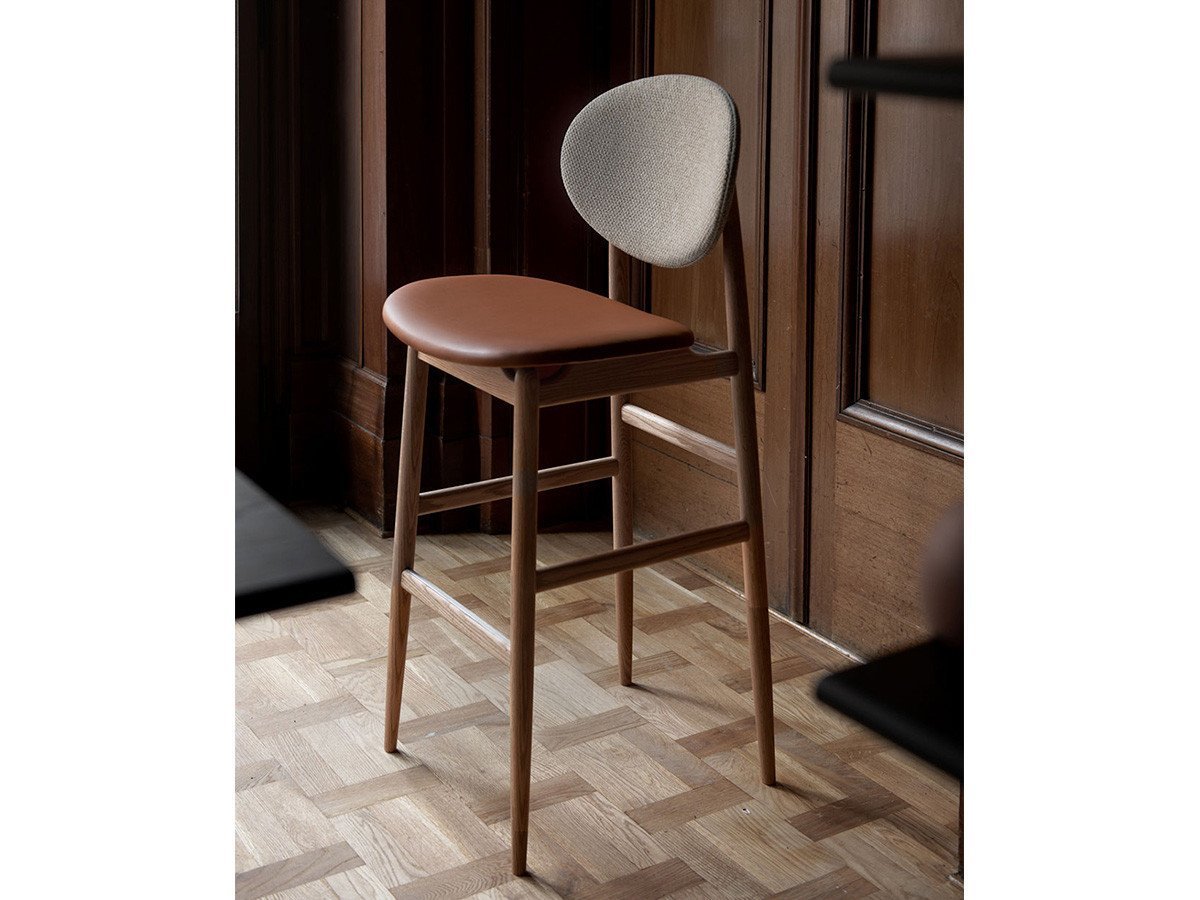 【アリアケ/ARIAKE / GOODS】のOutline Barstool / アウトライン バースツール(レザーシート) インテリア・キッズ・メンズ・レディースファッション・服の通販 founy(ファニー) 　送料無料　Free Shipping　テーブル　Table, Dining Table　ホーム・キャンプ・アウトドア・お取り寄せ　Home Living / Home & Lifestyle / Camping Gear / Outdoor Camping　家具・インテリア　Home Furniture & Interior. Stylish & Functional Living Spaces　チェア・椅子　Seating & Chairs　スツール・バースツール　Stools & Bar Stools　ホーム・キャンプ・アウトドア・お取り寄せ　Home Living / Home & Lifestyle / Camping Gear / Outdoor Camping　家具・インテリア　Home Furniture & Interior. Stylish & Functional Living Spaces　チェア・椅子　Seating & Chairs　カウンターチェア・ハイチェア　Bar Stools / High Stools　フレーム「ホワイトオーク」参考イメージ|ID: prp329100000010876 ipo3291000000035060410