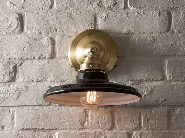 【フライミー ファクトリー/FLYMEe Factory / GOODS】のCUSTOM SERIES Basic Wall Lamp × Essence Steel / カスタムシリーズ ベーシックウォールランプ × スチール(エッセンス) インテリア・キッズ・メンズ・レディースファッション・服の通販 founy(ファニー) 　送料無料　Free Shipping　クラシカル　Classical, Vintage-Inspired　デスク　Desk, Work Desk　ベーシック　Basic, Essential　皿　Plate, Dish　ホーム・キャンプ・アウトドア・お取り寄せ　Home Living / Home & Lifestyle / Camping Gear / Outdoor Camping　家具・インテリア　Home Furniture & Interior. Stylish & Functional Living Spaces　ライト・照明　Lamps & Lighting Fixtures　器具本体:ライトゴールド、シェード:ブラック|ID: prp329100000010922 ipo3291000000036470214