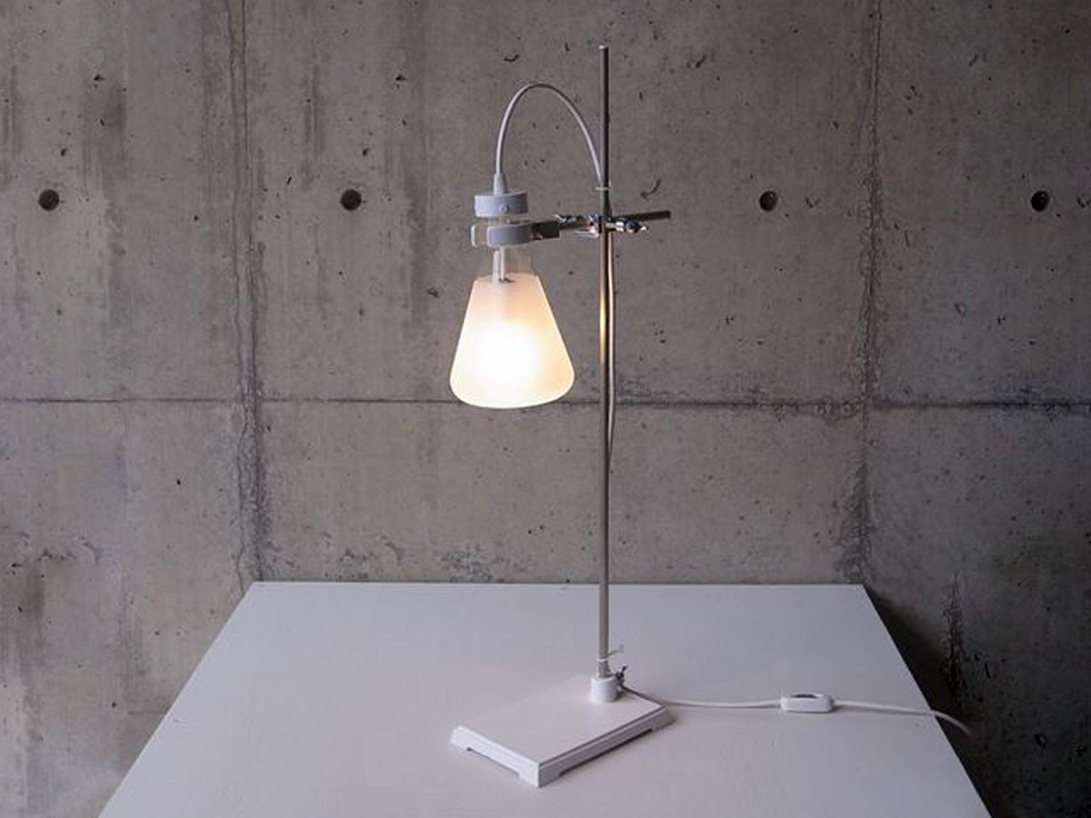 【アボード/abode / GOODS】のFLASK - table / フラスコ テーブルライト 人気、トレンドファッション・服の通販 founy(ファニー) 　送料無料　Free Shipping　テーブル　Table, Dining Table　デスク　Desk, Work Desk　フォルム　Silhouette, Form　ホーム・キャンプ・アウトドア・お取り寄せ　Home Living / Home & Lifestyle / Camping Gear / Outdoor Camping　家具・インテリア　Home Furniture & Interior. Stylish & Functional Living Spaces　ライト・照明　Lamps & Lighting Fixtures　デスクライト・卓上照明　Desk Lamp / Table Lamp / Study Light　 other-1|ID: prp329100000011171 ipo3291000000030177512