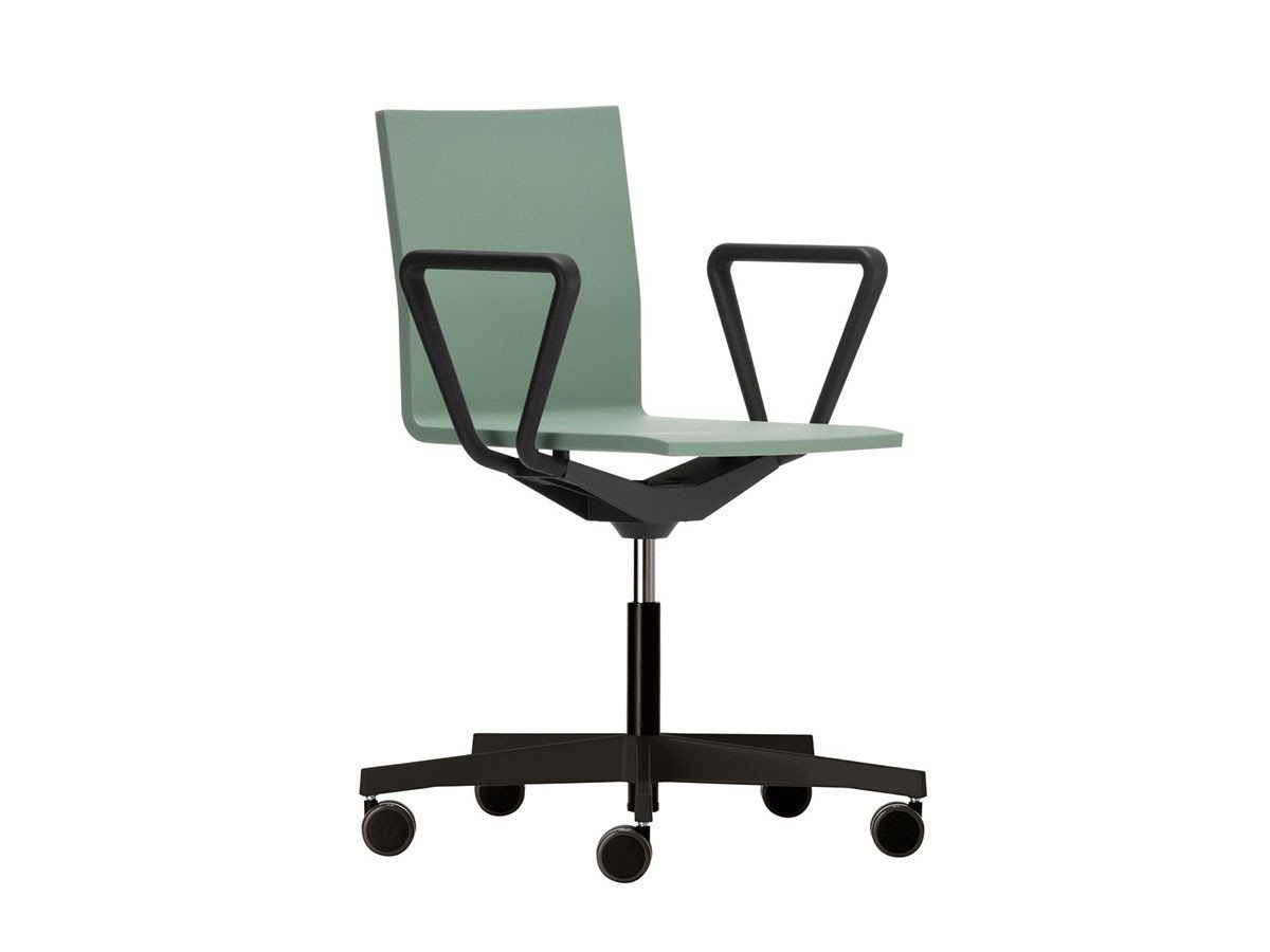 【ヴィトラ/Vitra / GOODS】の.04 / ゼロフォー スタジオチェア アームレスト付 インテリア・キッズ・メンズ・レディースファッション・服の通販 founy(ファニー) 　送料無料　Free Shipping　なめらか　Smooth, Silky Texture　シンプル　Simple, Minimal　ホーム・キャンプ・アウトドア・お取り寄せ　Home Living / Home & Lifestyle / Camping Gear / Outdoor Camping　家具・インテリア　Home Furniture & Interior. Stylish & Functional Living Spaces　チェア・椅子　Seating & Chairs　オフィスチェア・在宅ワーク用チェア　Office & Desk Chairs　シートミント、ベースタイプ:キャスター|ID: prp329100000964813 ipo3291000000030232498