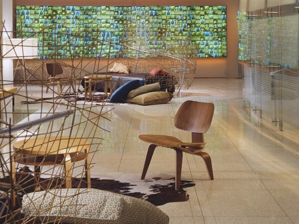 【ハーマンミラー/Herman Miller / GOODS】のEames Molded Plywood Lounge Chair / イームズ プライウッド ラウンジチェア ウッドレッグ LCW. A2 / LCW. 11 / LCW. EN / LCW. OU / LCW. 9N インテリア・キッズ・メンズ・レディースファッション・服の通販 founy(ファニー) 　軽量　Lightweight, Ultra Light　フィット　Fit, Slim Fit　送料無料　Free Shipping　ホーム・キャンプ・アウトドア・お取り寄せ　Home Living / Home & Lifestyle / Camping Gear / Outdoor Camping　家具・インテリア　Home Furniture & Interior. Stylish & Functional Living Spaces　チェア・椅子　Seating & Chairs　ラウンジチェア・リクライナー　Lounge Chairs / Recliners　ウッド:ウォールナット|ID: prp329100001172110 ipo3291000000035093980