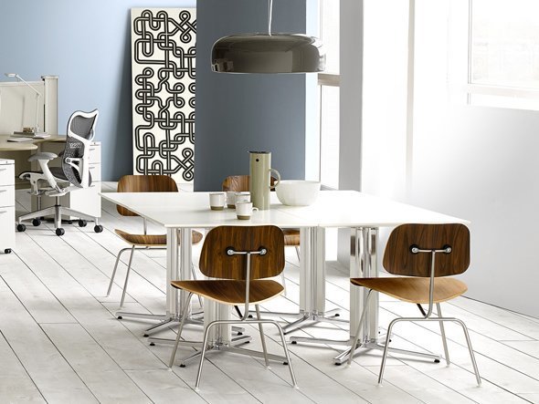 【ハーマンミラー/Herman Miller / GOODS】のEames Molded Plywood Dining Chair / イームズ プライウッド ダイニングチェア メタルレッグ DCM. BK / DCM. 47 インテリア・キッズ・メンズ・レディースファッション・服の通販 founy(ファニー) 　フィット　Fit, Slim Fit　軽量　Lightweight, Ultra Light　ホーム・キャンプ・アウトドア・お取り寄せ　Home Living / Home & Lifestyle / Camping Gear / Outdoor Camping　家具・インテリア　Home Furniture & Interior. Stylish & Functional Living Spaces　チェア・椅子　Seating & Chairs　ダイニングチェア・木製チェア　Dining Chairs　ウッド:ウォールナット、ベーストリバレントクローム|ID: prp329100001177104 ipo3291000000033125289