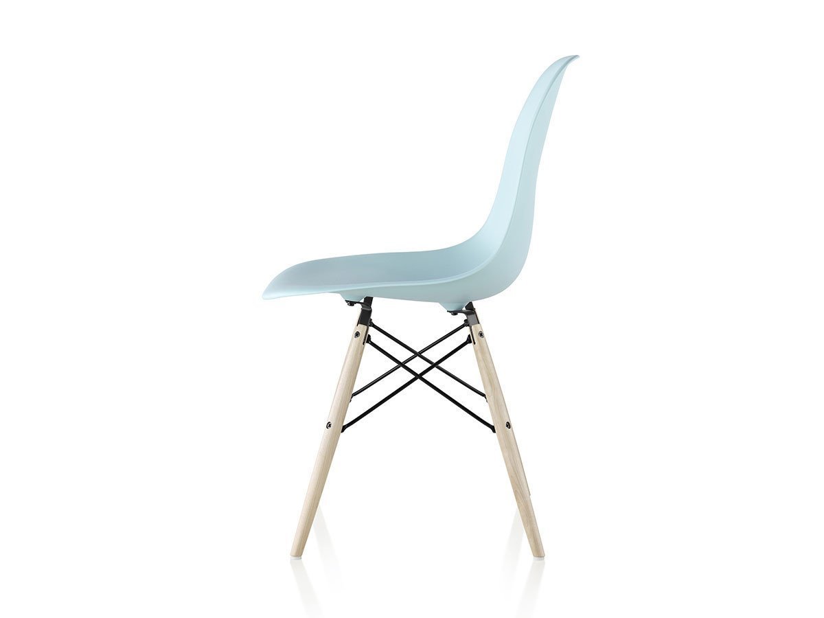 【ハーマンミラー/Herman Miller / GOODS】のEames Molded Plastic Side Shell Chair / イームズ プラスチックサイドシェルチェア ダウェルベース ホワイトアッシュ脚 DSW. BK A2 / DSW. 91 A2 / DSW. 47 A2 人気、トレンドファッション・服の通販 founy(ファニー) 　シンプル　Simple, Minimal　人気　Popular, Best Seller　フォルム　Silhouette, Form　ホーム・キャンプ・アウトドア・お取り寄せ　Home Living / Home & Lifestyle / Camping Gear / Outdoor Camping　家具・インテリア　Home Furniture & Interior. Stylish & Functional Living Spaces　チェア・椅子　Seating & Chairs　ダイニングチェア・木製チェア　Dining Chairs　other-3|ID: prp329100001178537 ipo3291000000031524178