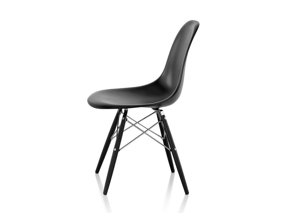 【ハーマンミラー/Herman Miller / GOODS】のEames Molded Plastic Side Shell Chair / イームズ プラスチックサイドシェルチェア ダウェルベース エボニー脚 DSW. BK EN / DSW. 91 EN / DSW. 47 EN 人気、トレンドファッション・服の通販 founy(ファニー) 　シンプル　Simple, Minimal　人気　Popular, Best Seller　フォルム　Silhouette, Form　ホーム・キャンプ・アウトドア・お取り寄せ　Home Living / Home & Lifestyle / Camping Gear / Outdoor Camping　家具・インテリア　Home Furniture & Interior. Stylish & Functional Living Spaces　チェア・椅子　Seating & Chairs　ダイニングチェア・木製チェア　Dining Chairs　other-2|ID: prp329100001178538 ipo3291000000031524186