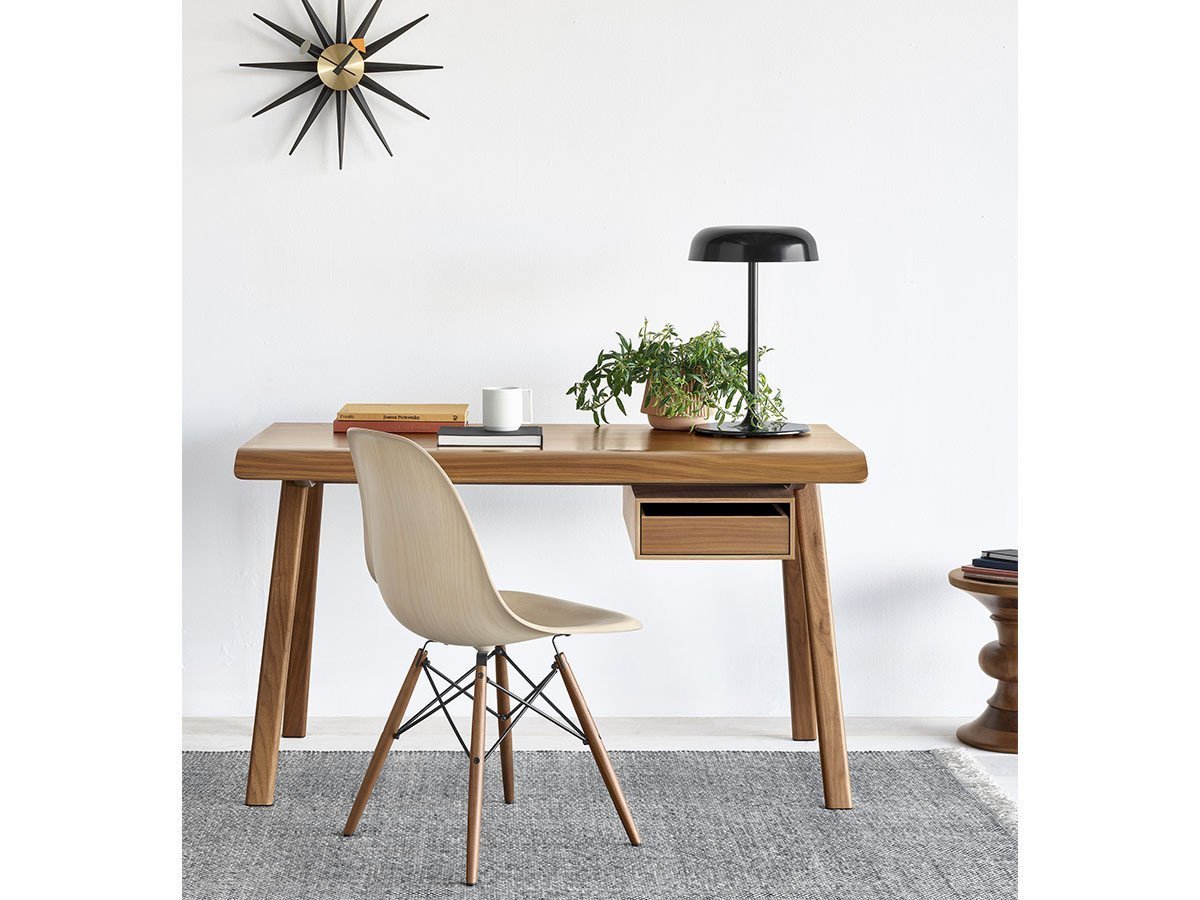 【ハーマンミラー/Herman Miller / GOODS】のEames Molded Plastic Side Shell Chair / イームズ プラスチックサイドシェルチェア ダウェルベース エボニー脚 DSW. BK EN / DSW. 91 EN / DSW. 47 EN インテリア・キッズ・メンズ・レディースファッション・服の通販 founy(ファニー) 　シンプル　Simple, Minimal　人気　Popular, Best Seller　フォルム　Silhouette, Form　ホーム・キャンプ・アウトドア・お取り寄せ　Home Living / Home & Lifestyle / Camping Gear / Outdoor Camping　家具・インテリア　Home Furniture & Interior. Stylish & Functional Living Spaces　チェア・椅子　Seating & Chairs　ダイニングチェア・木製チェア　Dining Chairs　参考イメージ|ID: prp329100001178538 ipo3291000000034686104