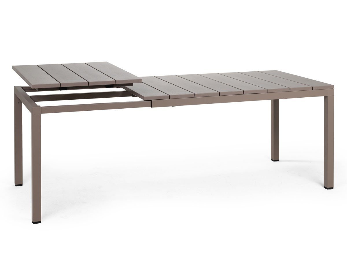 【ナルディ/NARDI / GOODS】のRio Dining Table / リオ ダイニングテーブル インテリア・キッズ・メンズ・レディースファッション・服の通販 founy(ファウニー) 　コンパクト　Compact, Small Size　シンプル　Simple, Minimal　スリット　Slit, Slit Detail　テーブル　Table, Dining Table　ホーム・キャンプ・アウトドア・お取り寄せ　Home Living / Home & Lifestyle / Camping Gear / Outdoor Camping　家具・インテリア　Home Furniture & Interior. Stylish & Functional Living Spaces　テーブル　Dining, Coffee & Side Tables　ダイニングテーブル・食卓テーブル　Dining Tables　天板の延長可動について|(2)天板裏に収納されている追加板を引き出します。|ID: prp329100001210792 ipo3291000000037091221
