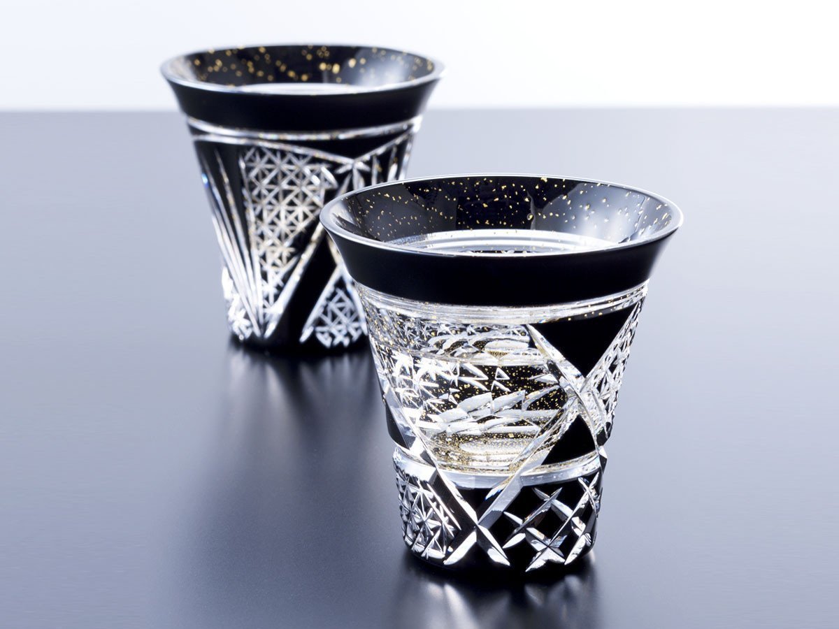 【東洋佐々木ガラス/TOYO-SASAKI GLASS / GOODS】のKIRIKO Glass / 八千代切子 杯 開扇柄(墨) インテリア・キッズ・メンズ・レディースファッション・服の通販 founy(ファニー) 　送料無料　Free Shipping　グラス　Glass, Eyewear　タンブラー　Tumbler, Travel Mug　テーブル　Table, Dining Table　モチーフ　Motif, Design Theme　お正月　New Year　奥:本商品、手前:柄違い|ID: prp329100001236215 ipo3291000000035043254