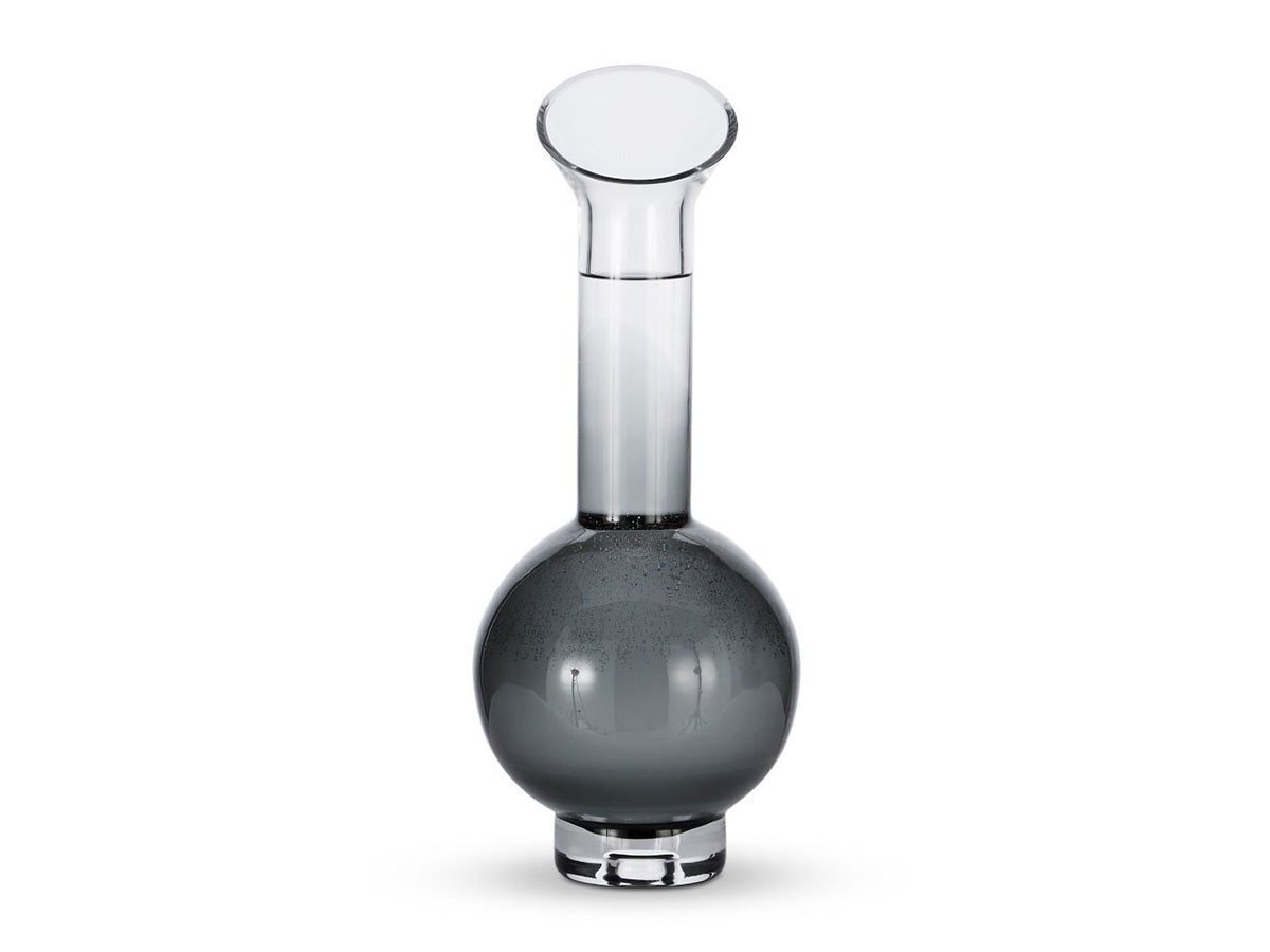 【トム ディクソン/Tom Dixon / GOODS】のTank Jug Black / タンク ジャグ(ブラック) インテリア・キッズ・メンズ・レディースファッション・服の通販 founy(ファニー) 　送料無料　Free Shipping　グラデーション　Gradation　スタイリッシュ　Stylish　タンク　Tank　テーブル　Table　フォルム　Form　水を入れた状態。|ID: prp329100001236272 ipo3291000000030191586