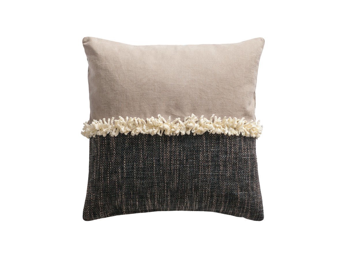 【フライミー ブラン/FLYMEe Blanc / GOODS】のBicolor Fringe Cushion / バイカラー フリンジクッション インテリア・キッズ・メンズ・レディースファッション・服の通販 founy(ファニー) 　クッション　Cushion, Throw Pillow　フェザー　Feather, Feather Detail　フリンジ　Fringe, Tassel　ホーム・キャンプ・アウトドア・お取り寄せ　Home Living / Home & Lifestyle / Camping Gear / Outdoor Camping　家具・インテリア　Home Furniture & Interior. Stylish & Functional Living Spaces　その他 インテリア雑貨、家具　Home Decor & Furniture Extras　12|ID: prp329100001236811 ipo3291000000030214344
