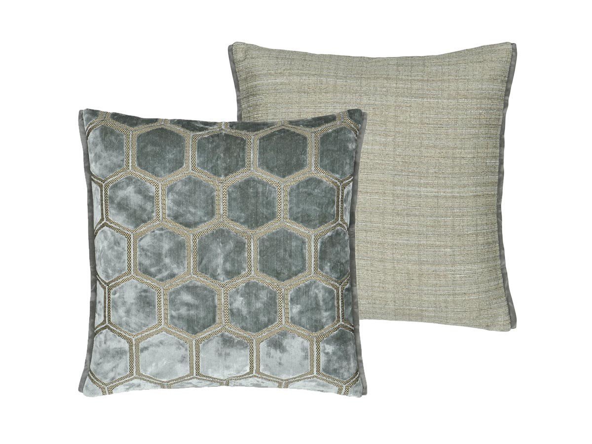 【デザイナーズ ギルド/DESIGNERS GUILD / GOODS】のManipur Cushion / マニプール クッション 43 × 43cm 人気、トレンドファッション・服の通販 founy(ファニー) 　エレガント 上品　Elegant　クッション　Cushion　クール　Cool　パターン　Pattern　フェザー　Feather　ベルベット　Velvet　ホーム・キャンプ・アウトドア・お取り寄せ　Home,Garden,Outdoor,Camping Gear　家具・インテリア　Home Furniture & Interior. Stylish & Functional Living Spaces　その他 インテリア雑貨、家具　Furniture, Interior, Others　other-4|ID: prp329100001236834 ipo3291000000031473370