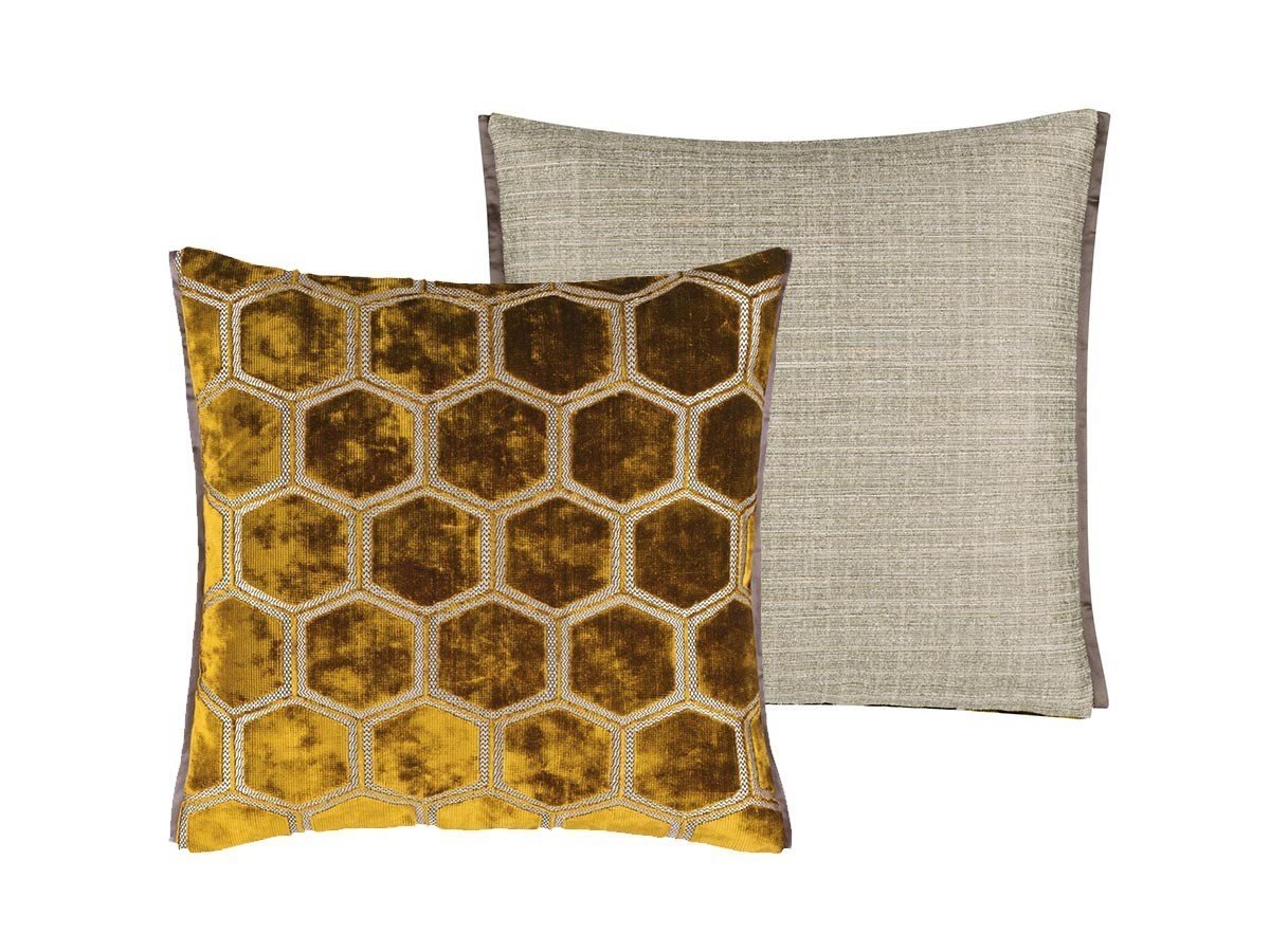 【デザイナーズ ギルド/DESIGNERS GUILD / GOODS】のManipur Cushion / マニプール クッション 43 × 43cm インテリア・キッズ・メンズ・レディースファッション・服の通販 founy(ファニー) エレガント 上品 Elegant クッション Cushion, Throw Pillow クール Cool, Chic パターン Pattern, Design Print フェザー Feather, Feather Detail ベルベット Velvet, Velvety ホーム・キャンプ・アウトドア・お取り寄せ Home Living / Home & Lifestyle / Camping Gear / Outdoor Camping 家具・インテリア Home Furniture & Interior. Stylish & Functional Living Spaces その他 インテリア雑貨、家具 Home Decor & Furniture Extras オークル|ID: prp329100001236834 ipo3291000000035326733