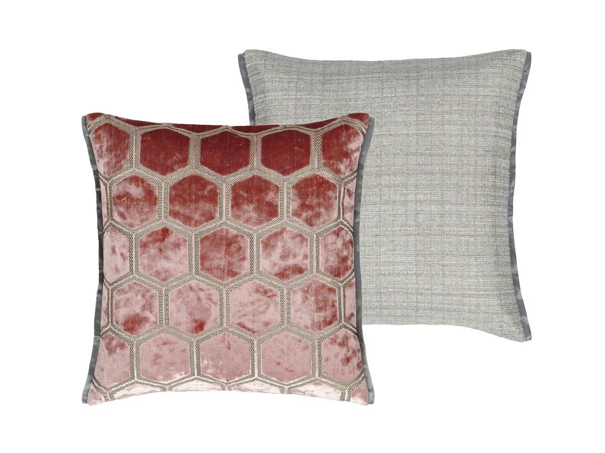 【デザイナーズ ギルド/DESIGNERS GUILD / GOODS】のManipur Cushion / マニプール クッション 43 × 43cm インテリア・キッズ・メンズ・レディースファッション・服の通販 founy(ファニー) エレガント 上品 Elegant クッション Cushion, Throw Pillow クール Cool, Chic パターン Pattern, Design Print フェザー Feather, Feather Detail ベルベット Velvet, Velvety ホーム・キャンプ・アウトドア・お取り寄せ Home Living / Home & Lifestyle / Camping Gear / Outdoor Camping 家具・インテリア Home Furniture & Interior. Stylish & Functional Living Spaces その他 インテリア雑貨、家具 Home Decor & Furniture Extras コーラル|ID: prp329100001236834 ipo3291000000035326735