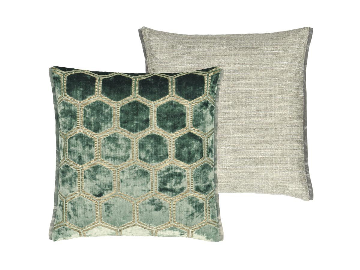 【デザイナーズ ギルド/DESIGNERS GUILD / GOODS】のManipur Cushion / マニプール クッション 43 × 43cm インテリア・キッズ・メンズ・レディースファッション・服の通販 founy(ファニー) エレガント 上品 Elegant クッション Cushion, Throw Pillow クール Cool, Chic パターン Pattern, Design Print フェザー Feather, Feather Detail ベルベット Velvet, Velvety ホーム・キャンプ・アウトドア・お取り寄せ Home Living / Home & Lifestyle / Camping Gear / Outdoor Camping 家具・インテリア Home Furniture & Interior. Stylish & Functional Living Spaces その他 インテリア雑貨、家具 Home Decor & Furniture Extras ジェード|ID: prp329100001236834 ipo3291000000035326736