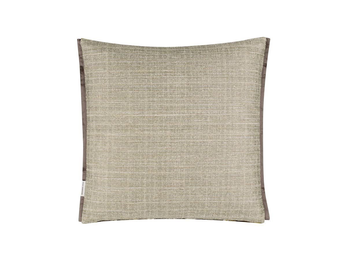 【デザイナーズ ギルド/DESIGNERS GUILD / GOODS】のManipur Cushion / マニプール クッション 43 × 43cm インテリア・キッズ・メンズ・レディースファッション・服の通販 founy(ファニー) エレガント 上品 Elegant クッション Cushion, Throw Pillow クール Cool, Chic パターン Pattern, Design Print フェザー Feather, Feather Detail ベルベット Velvet, Velvety ホーム・キャンプ・アウトドア・お取り寄せ Home Living / Home & Lifestyle / Camping Gear / Outdoor Camping 家具・インテリア Home Furniture & Interior. Stylish & Functional Living Spaces その他 インテリア雑貨、家具 Home Decor & Furniture Extras オークル(裏面)|ID: prp329100001236834 ipo3291000000035326756