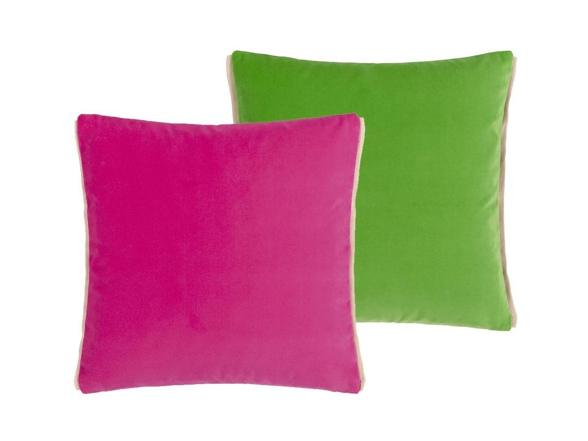 【デザイナーズ ギルド/DESIGNERS GUILD / GOODS】のVarese Cushion / バレーゼ クッション 43 × 43cm インテリア・キッズ・メンズ・レディースファッション・服の通販 founy(ファニー) 　クッション　Cushion　パターン　Pattern　フェザー　Feather　ベルベット　Velvet　リバーシブル　Reversible　ホーム・キャンプ・アウトドア・お取り寄せ　Home,Garden,Outdoor,Camping Gear　家具・インテリア　Furniture　その他 インテリア雑貨、家具　Furniture, Interior, Others　フューシャ & マラカイト|ID: prp329100001236869 ipo3291000000027288519